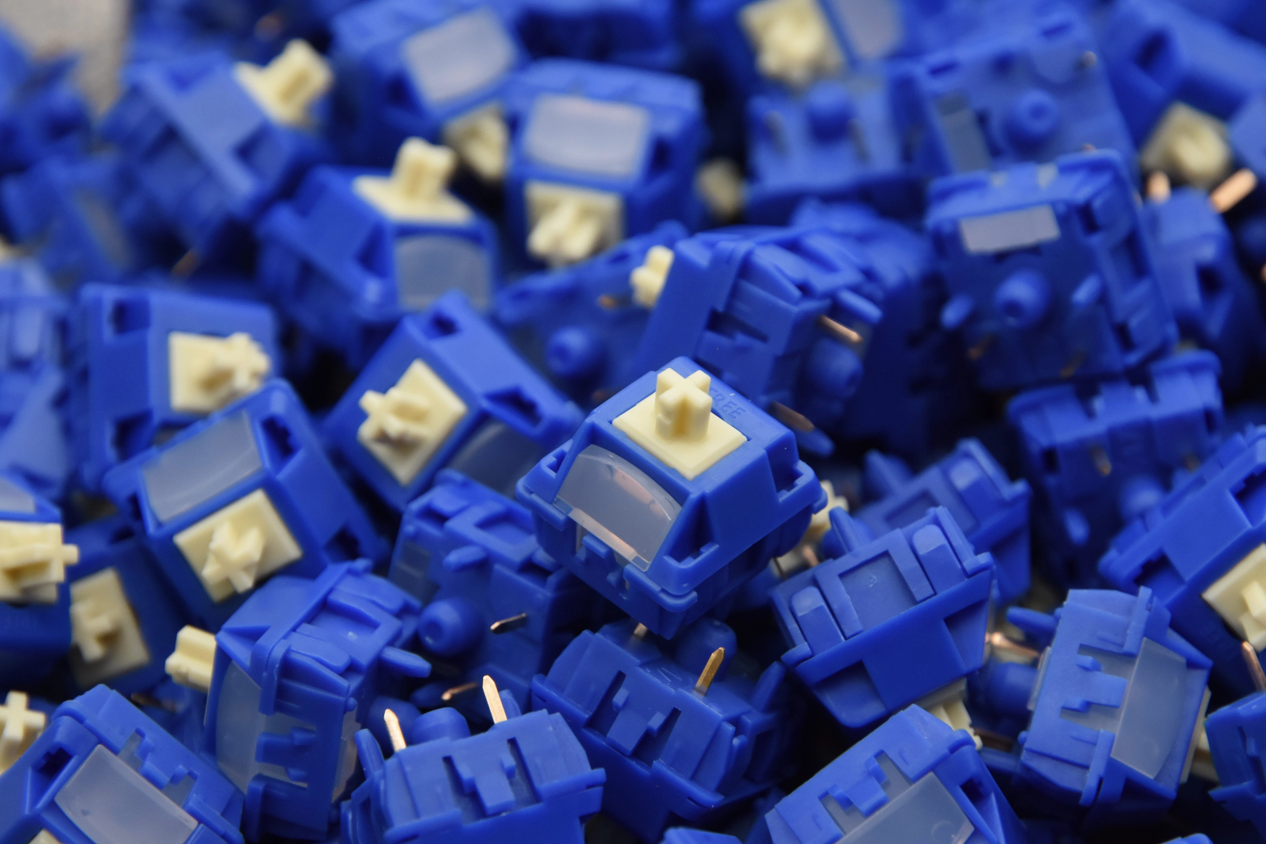 WINGTREE YUNIE LINEAR SWITCH FACTORY LUBED (10PCS) Breathing RGB